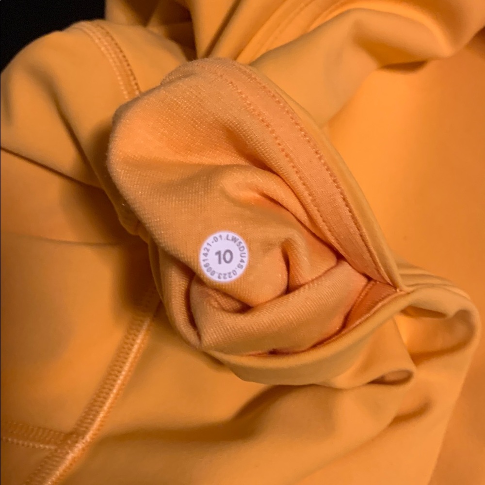 lululemon athletica Align Leggings w/pockets
Size 10, mango dream, NWT - Picture 4 of 7